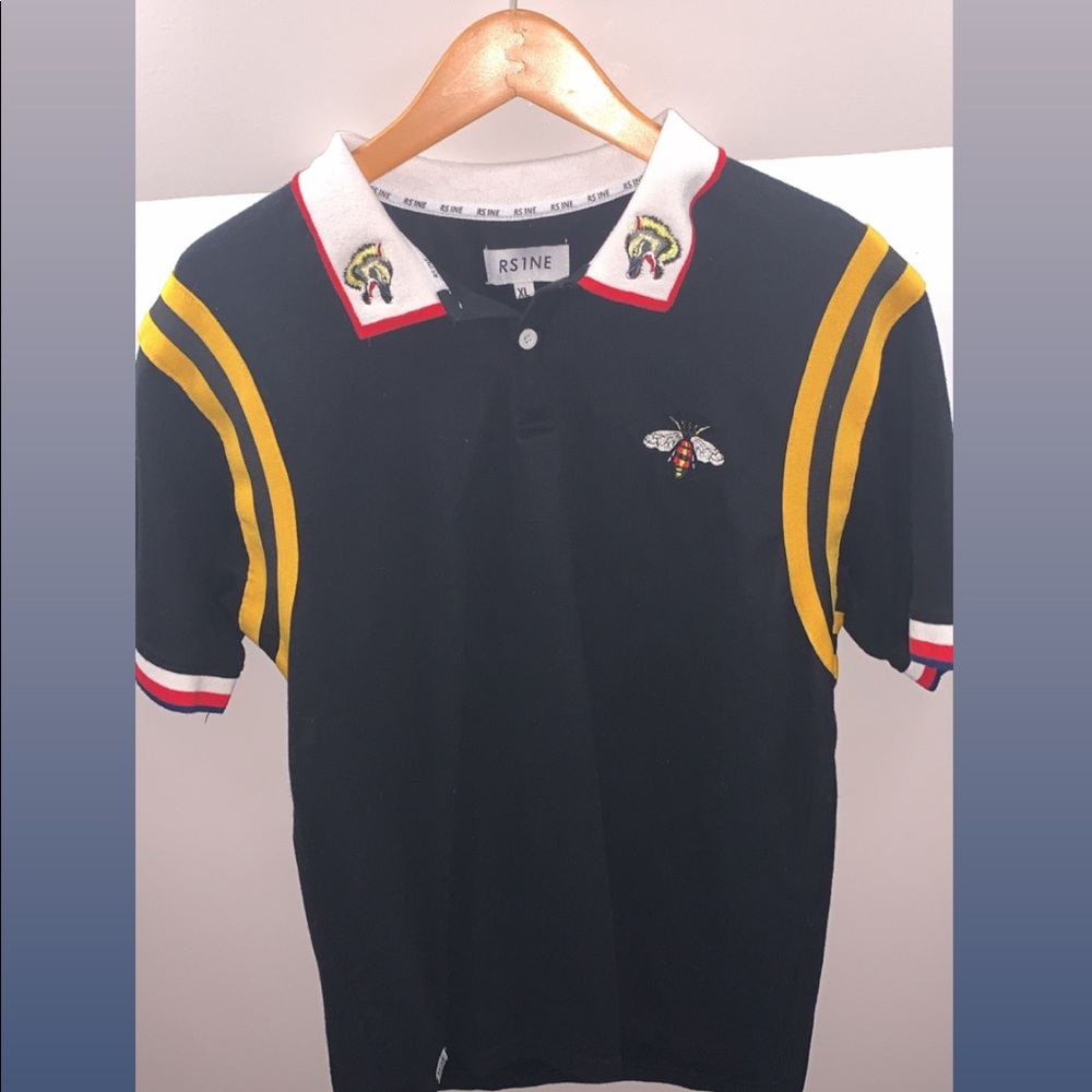 A collard RS1NE Shirt